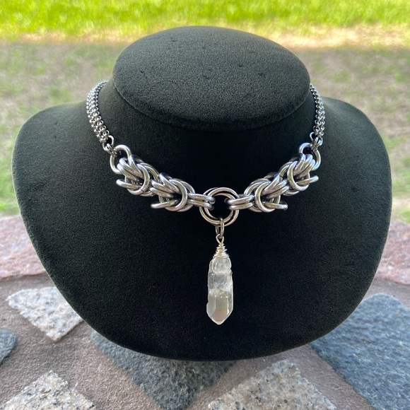 Maille crystal choker . Maille links chain & angel aura crystal quartz handmade - Picture 6 of 12